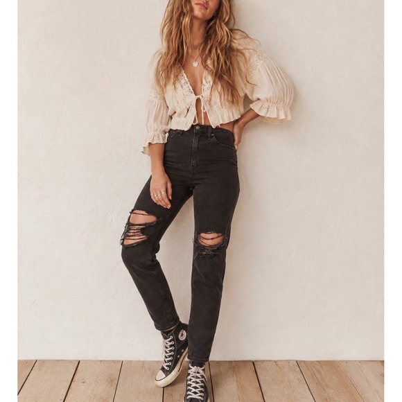 Levi's Denim - Levi's sz 32 Black High Waisted Distressed Mom Jean Streetwear Casual Everyday